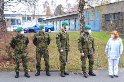 Zdravotnické týmy Multidisciplinární JIP a Interního oddělení Nemocnice AGEL Valašské Meziříčí doplnila čtveřice vojáků