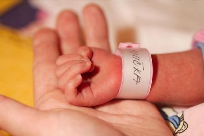 V Nemocnici AGEL Valašské Meziříčí se za první pololetí 2022 narodilo 339 dětí