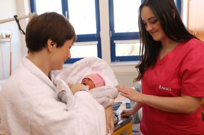 Ve valašskomeziříčské porodnici přibývá porodů do vody i netradičních jmen