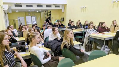 Medikem nanečisto: Nemocnice AGEL Valašské Meziříčí otevřela dveře studentům, které zajímá zdravotnictví